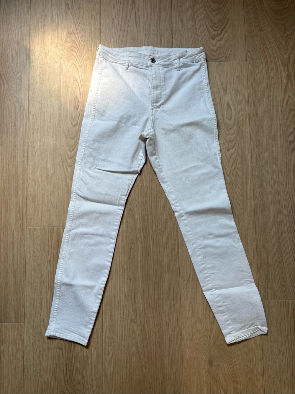 H&M White Women’s Stretch Jeans - Classic Slim Fit high waist